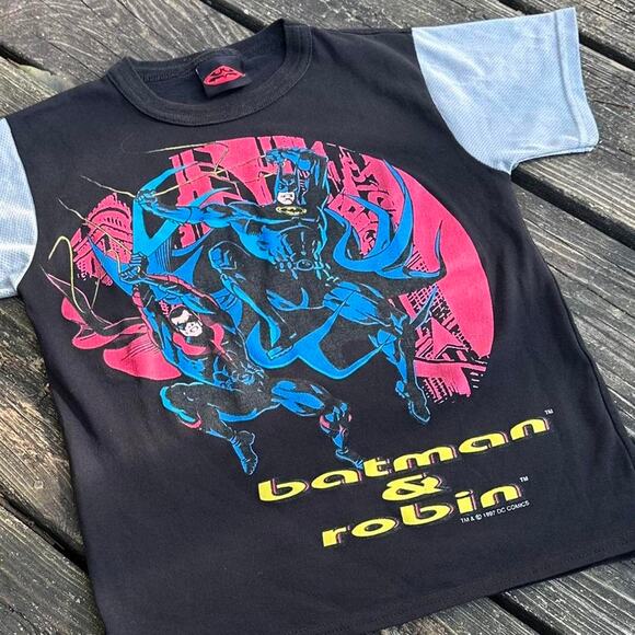 Vintage 1997 batman and robin dc comics short sleeve kids shirt - Picture 2 of 4